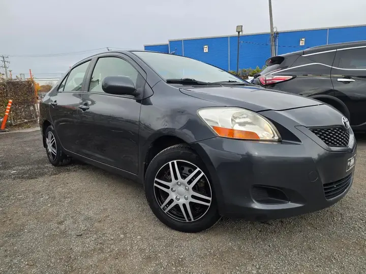 Toyota Yaris 2010 photo 2