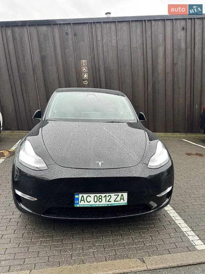 Tesla Model Y 2022 photo 2