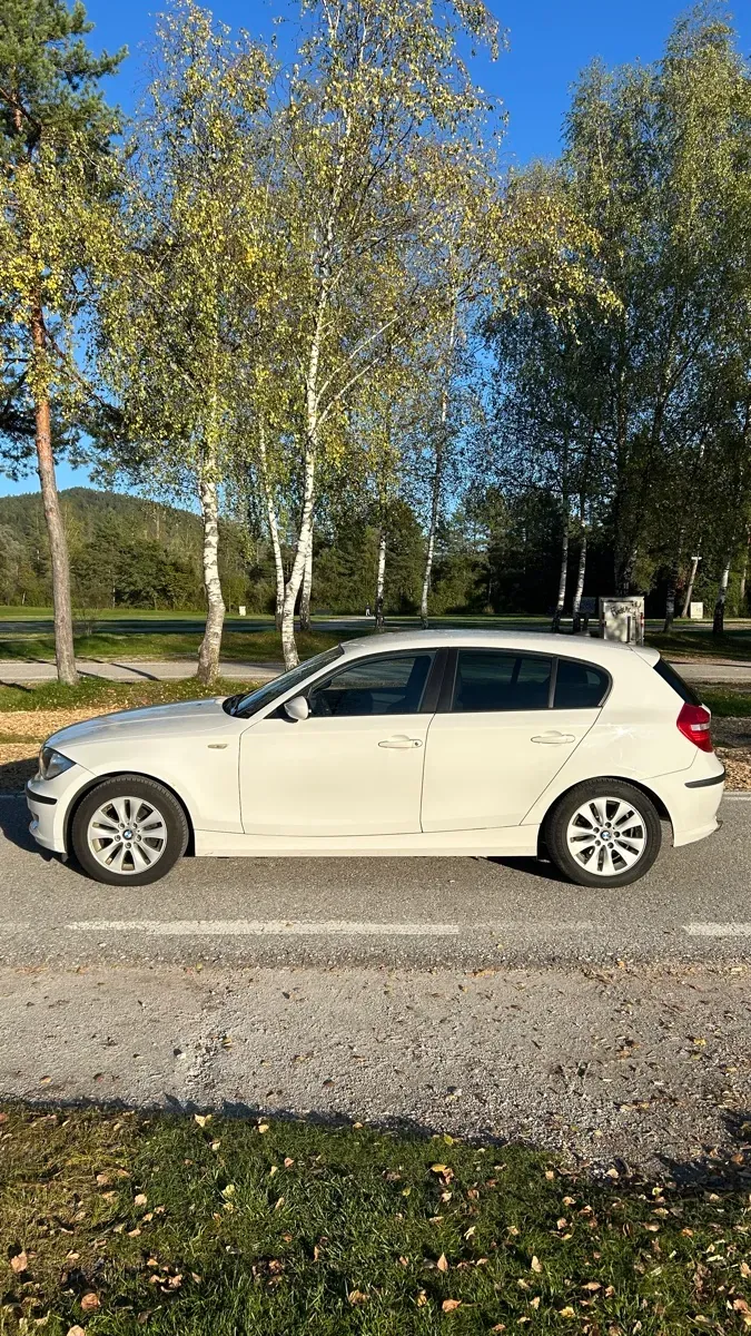 BMW 1 Series 2009 photo 3