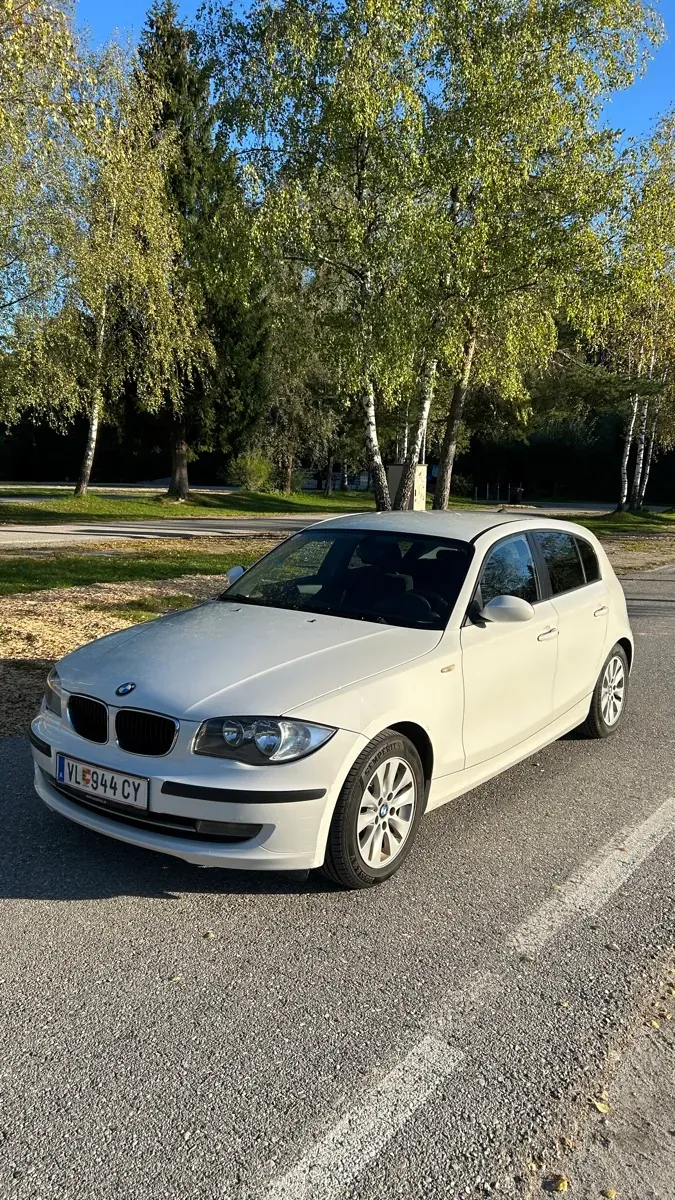BMW 1 Series 2009 photo 2