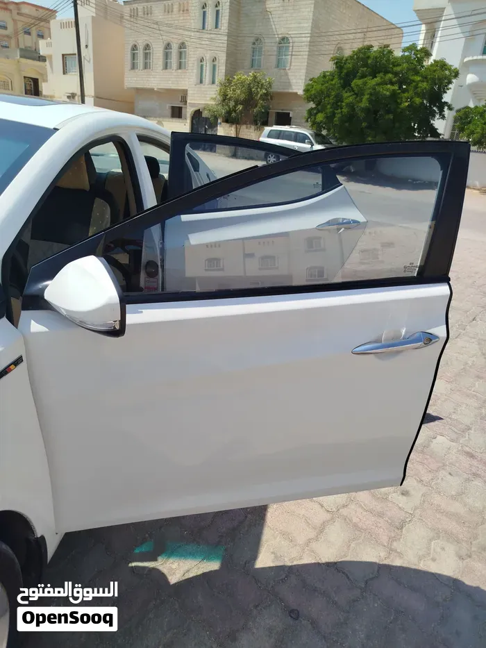 Hyundai Elantra 2014 photo 2