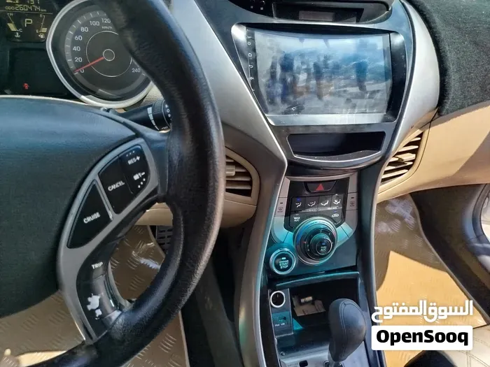 Hyundai Elantra 2014 photo 3