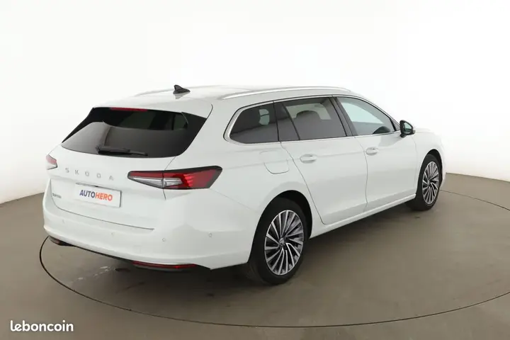 Skoda Superb 2024 photo 3