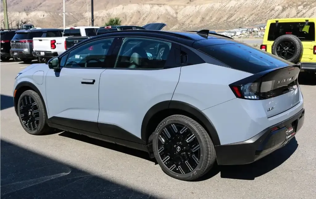 Nissan Leaf 2026 photo 3