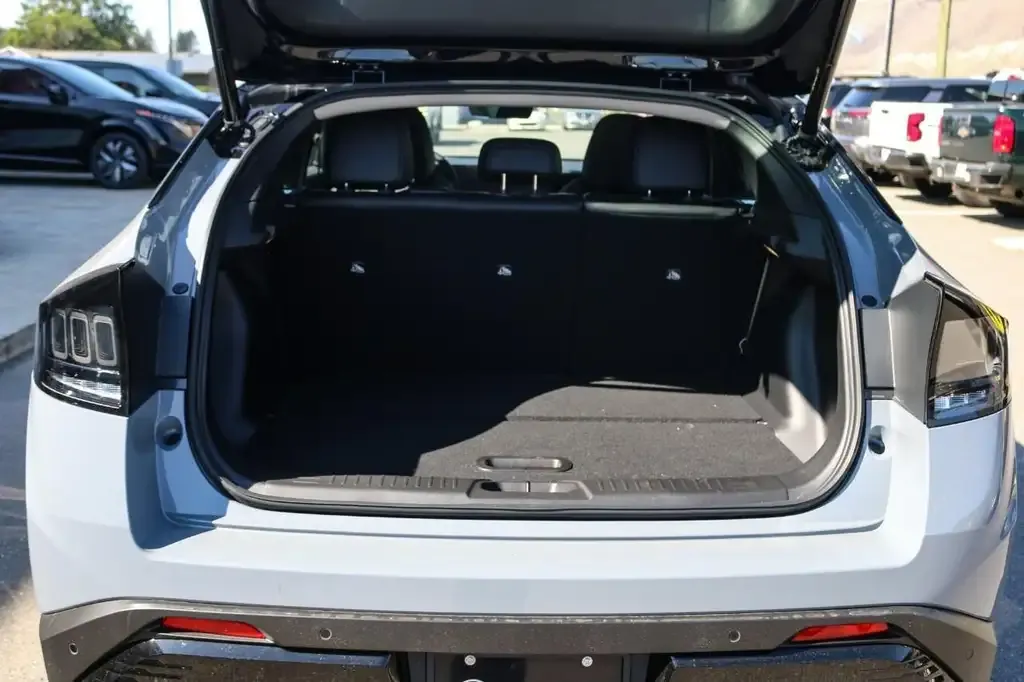 Nissan Leaf 2026 photo 5