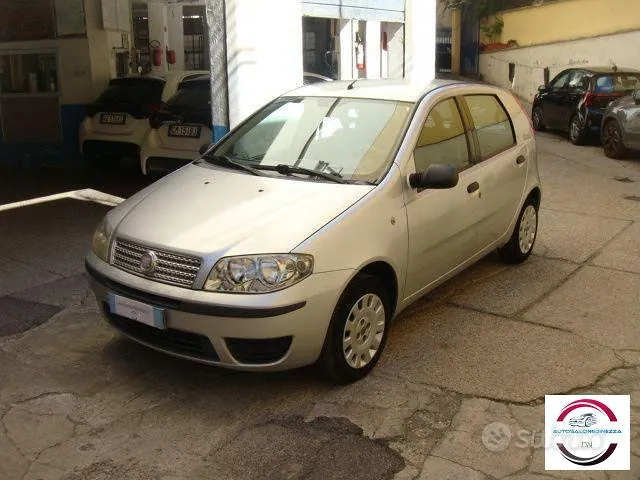 Fiat Punto 2010 photo 2