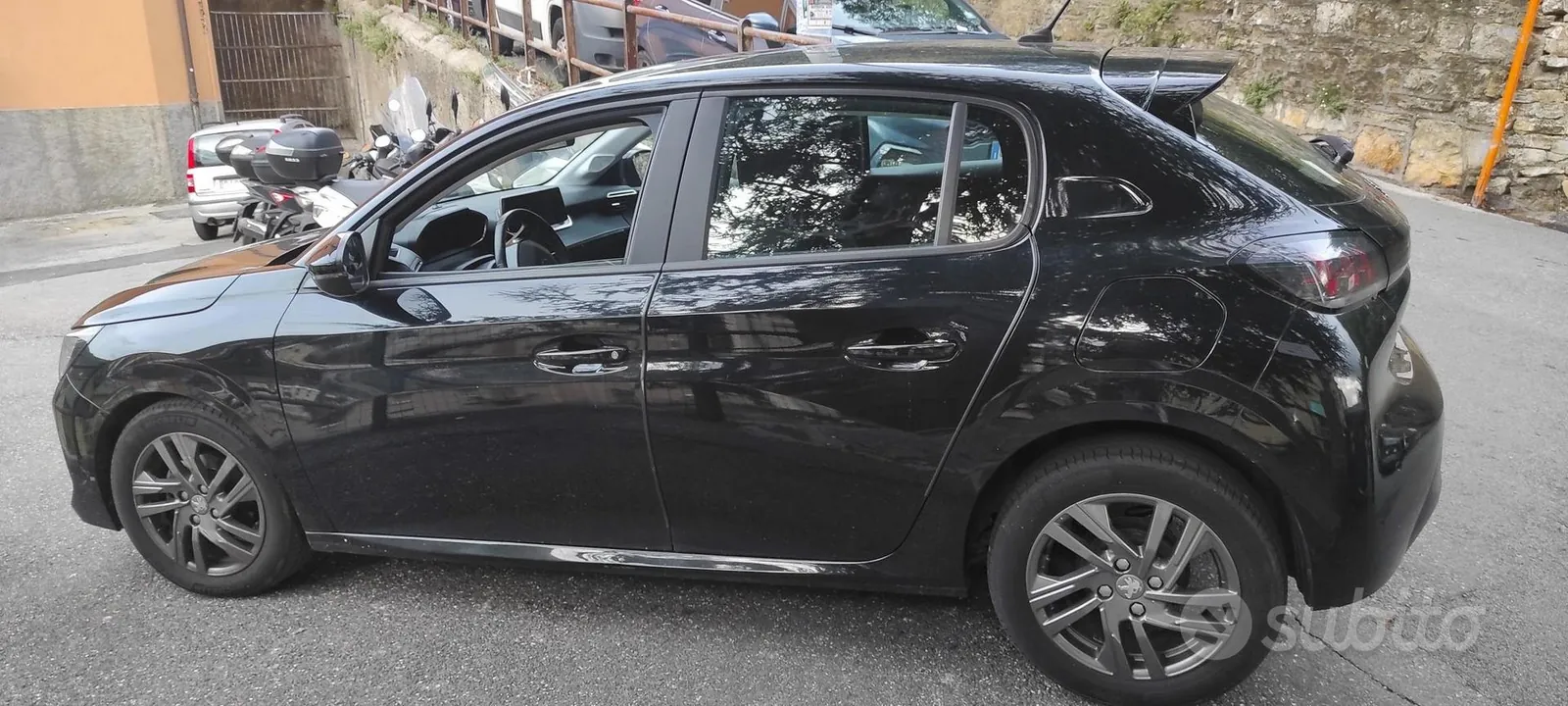 Peugeot 208 2022 photo 3