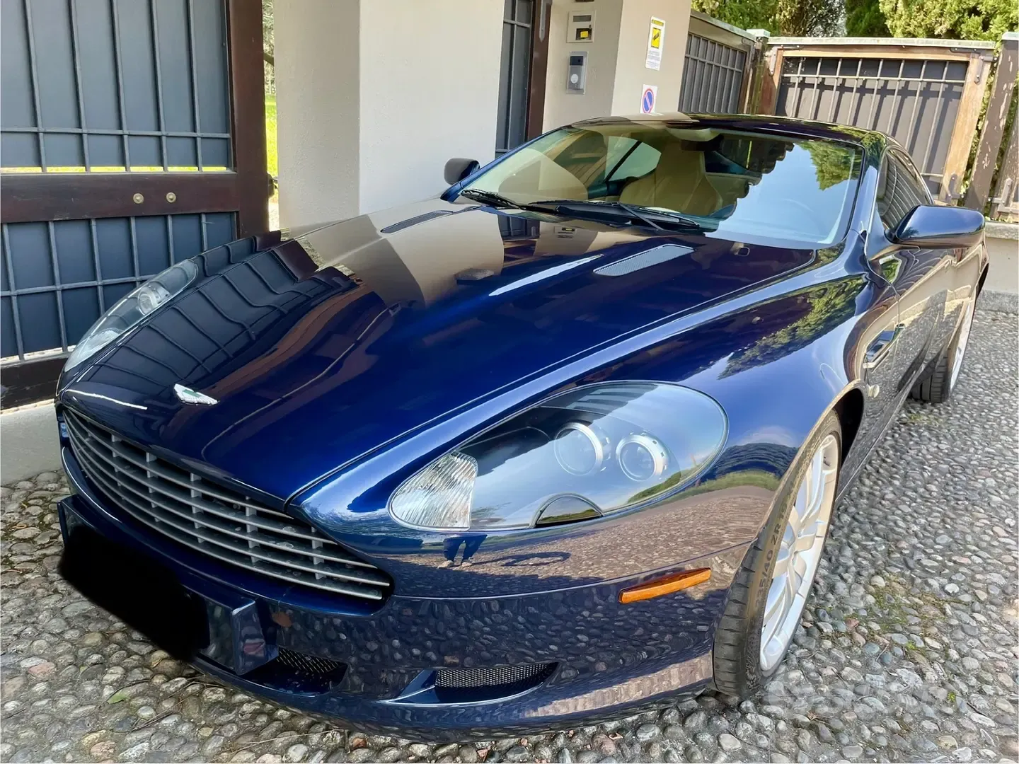 Aston Martin Db9