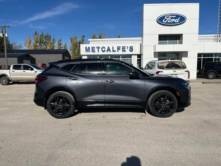 Chevrolet Blazer 2021 photo 2
