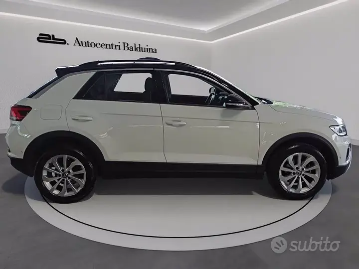 Volkswagen T-Roc 2023 photo 3