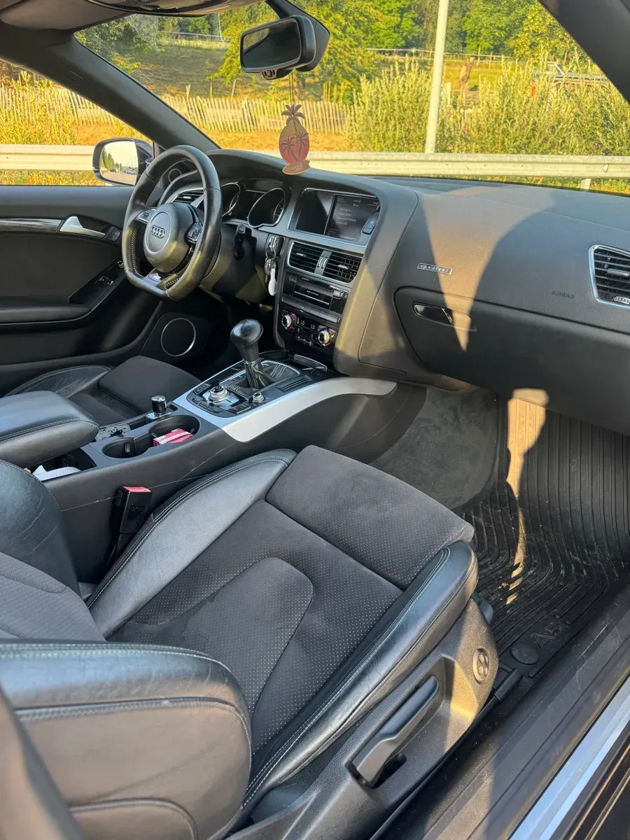 Audi A5 2011 photo 3