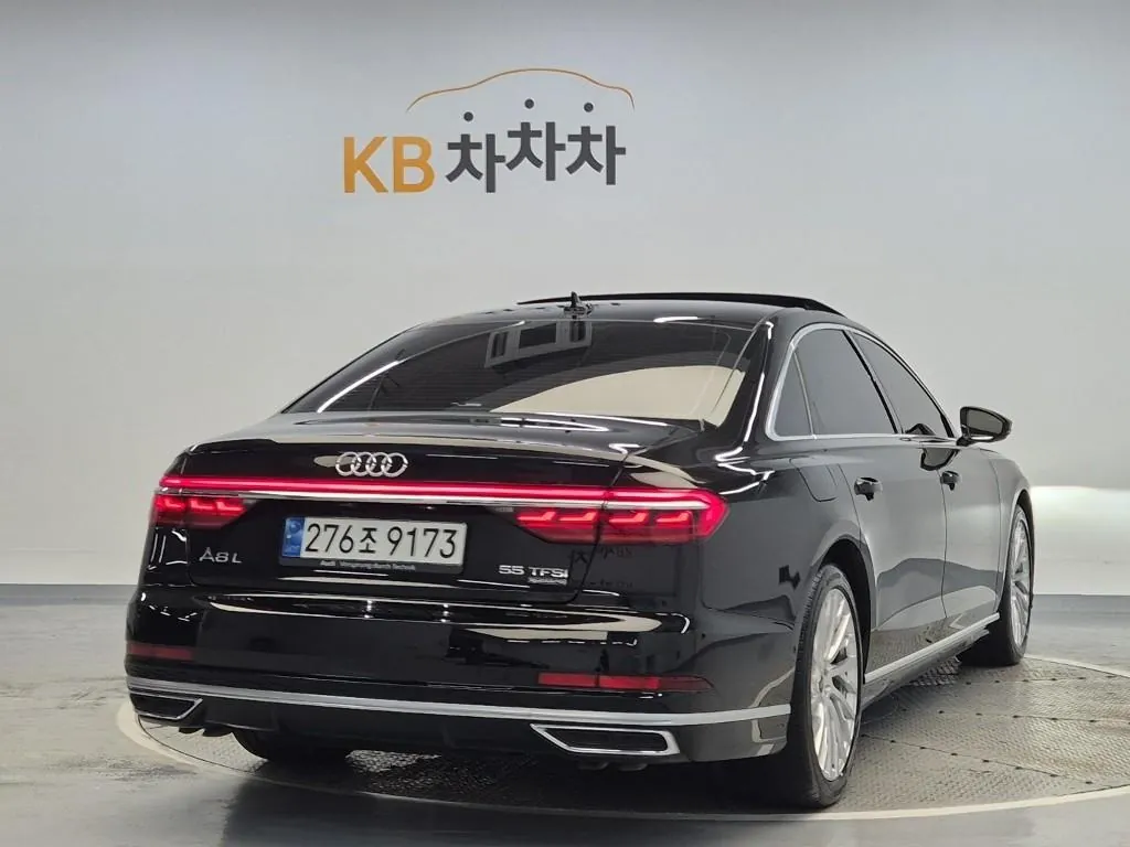 Audi A8 2021 photo 3
