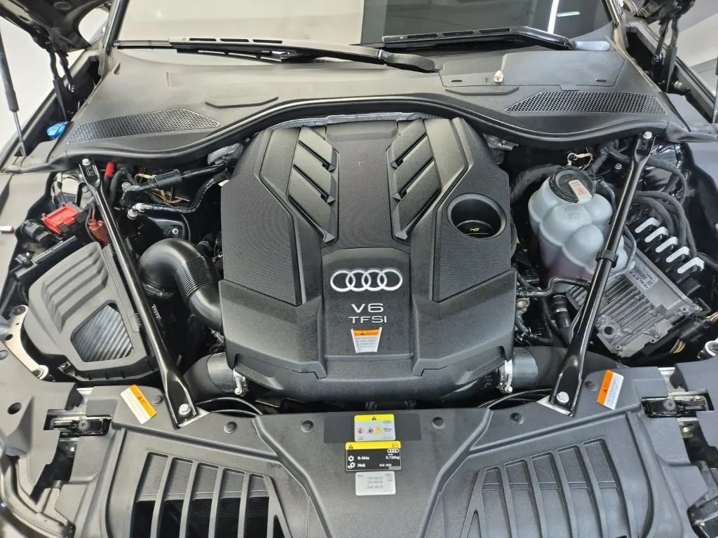 Audi A8 2021 photo 5