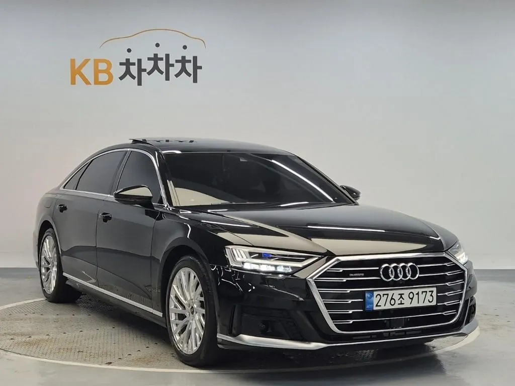 Audi A8 2021 photo 4