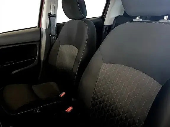 Mitsubishi Space Star 2020 photo 5