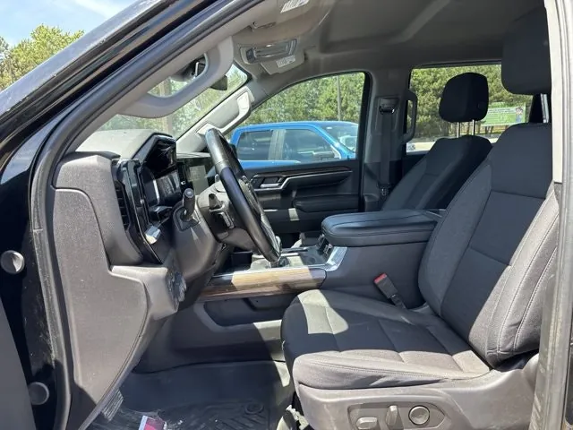 Chevrolet Silverado 1500 2024 photo 3