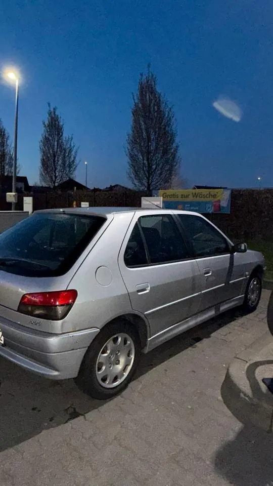 Peugeot 306