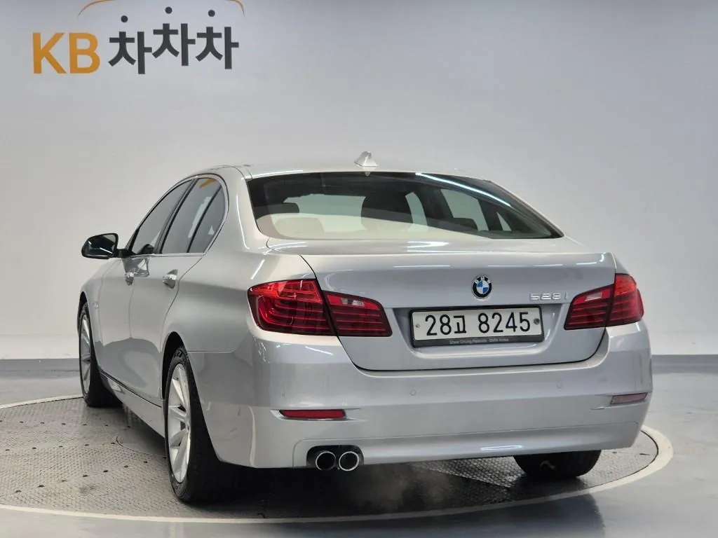 BMW 5 Series 2015 photo 2