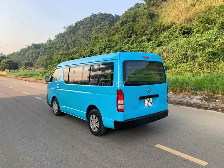 Toyota Hiace 2005 photo 4