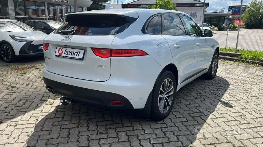 Jaguar F-Pace 2016 photo 4