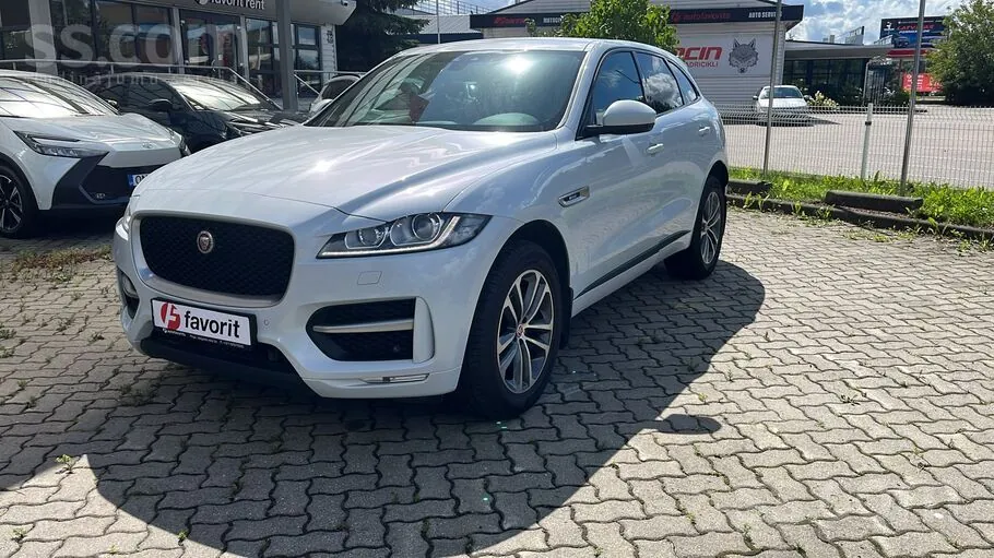Jaguar F-Pace 2016 photo 2