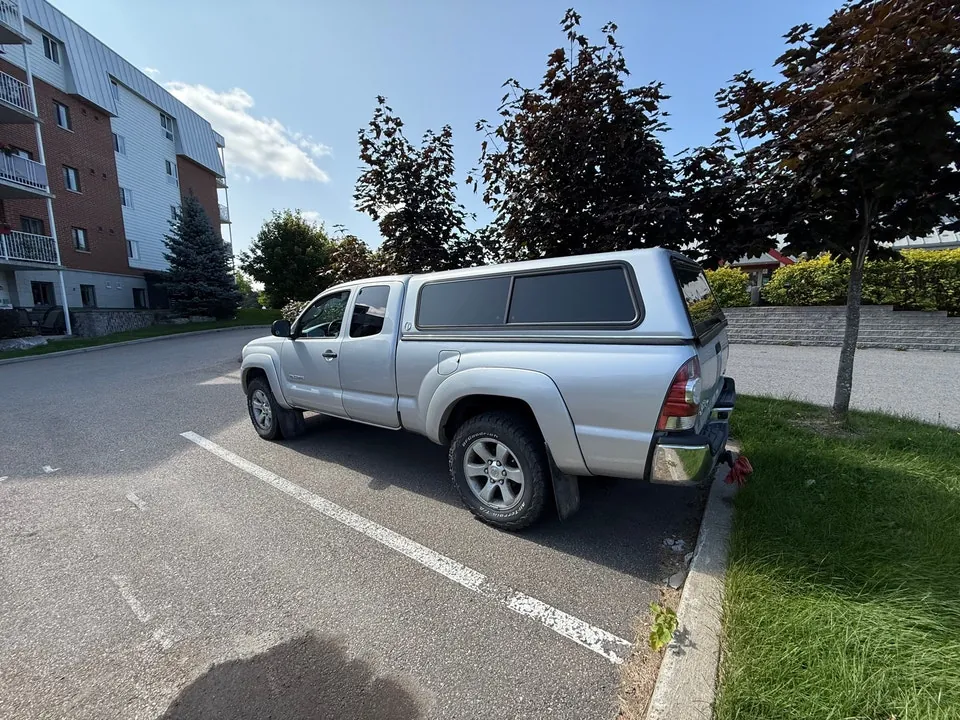 Toyota Tacoma 2010 photo 2