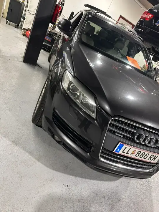 Audi Q7 2006 photo 2