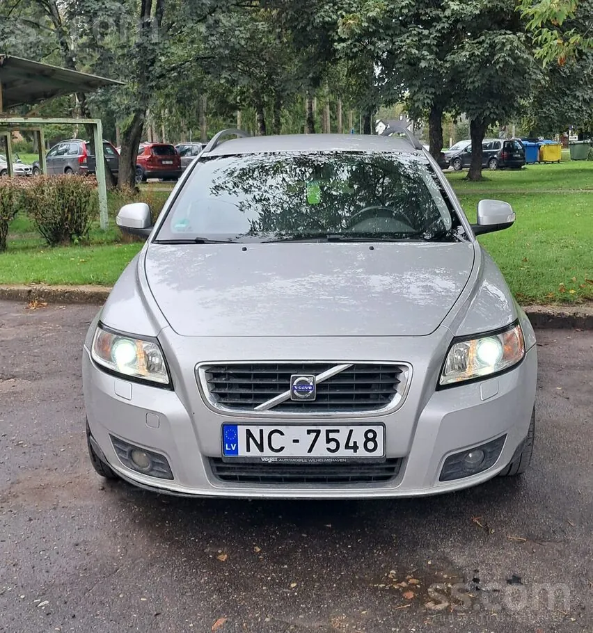 Volvo V50 2010 photo 3