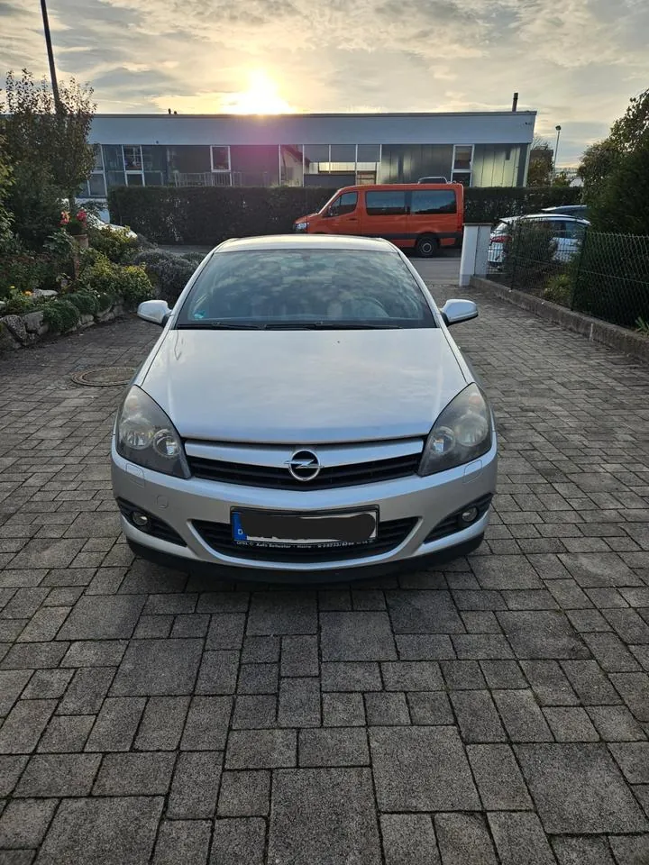 Opel Astra H Gtc
