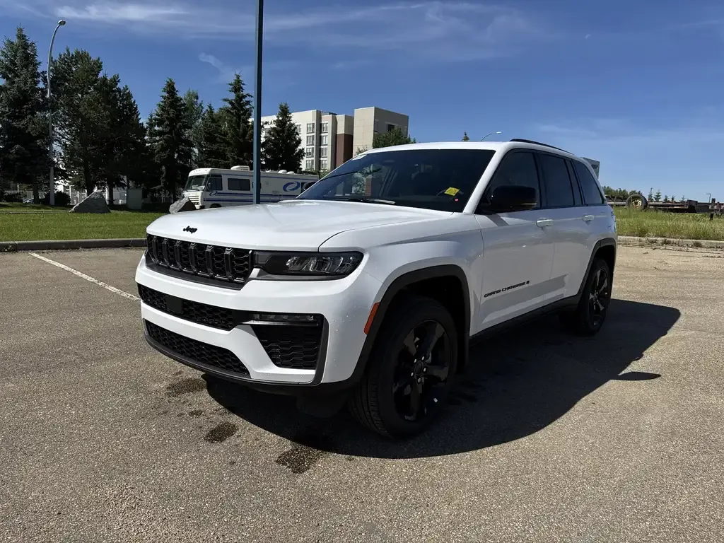 Jeep Grand Cherokee 2026 photo 3