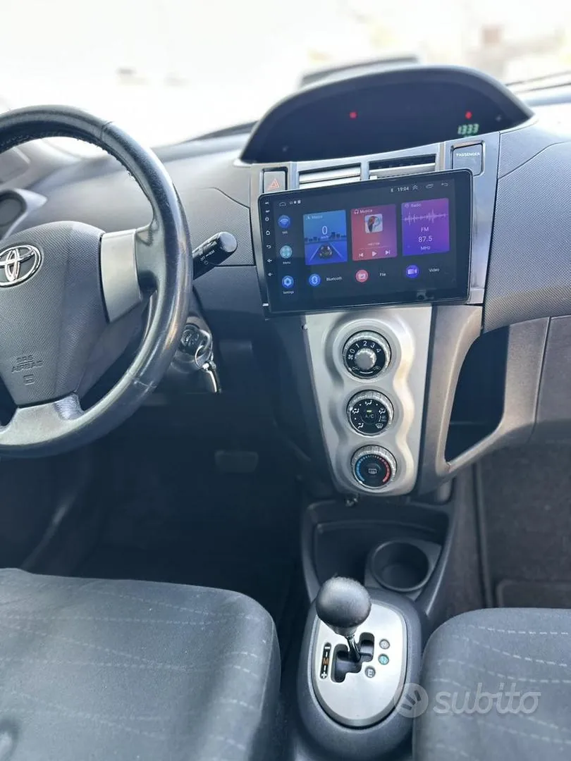 Toyota Yaris 2006 photo 3