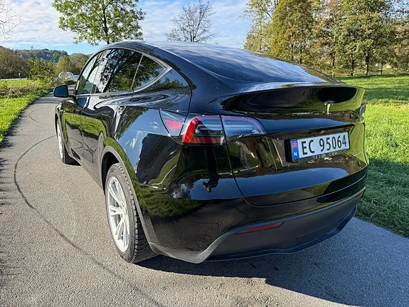 Tesla Model Y 2021 photo 4