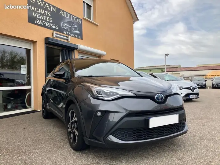 Toyota C-Hr 2023 photo 2