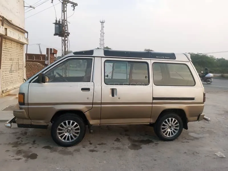 Toyota Town Ace