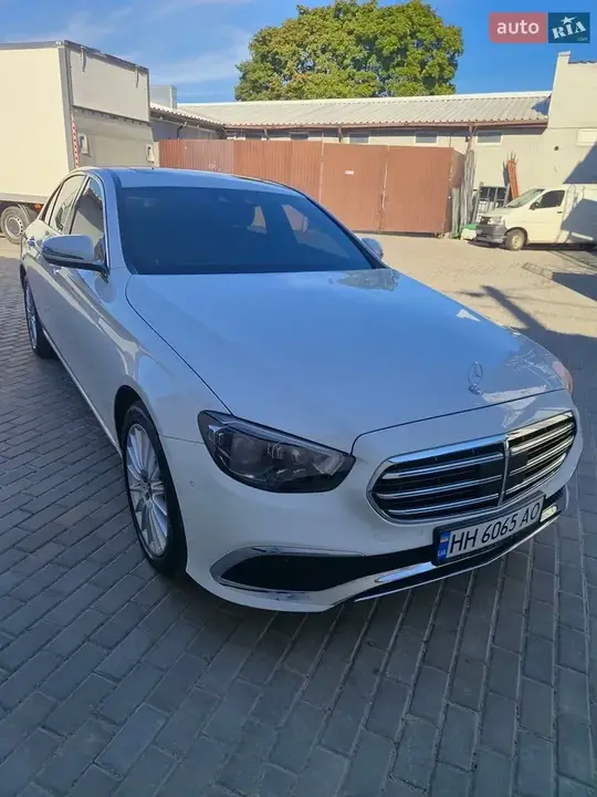 Mercedes-Benz E-Class 2020 photo 2
