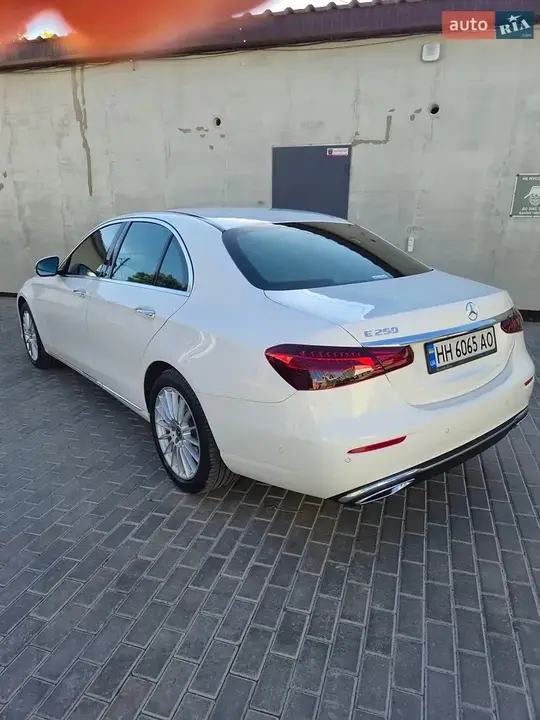 Mercedes-Benz E-Class 2020 photo 5