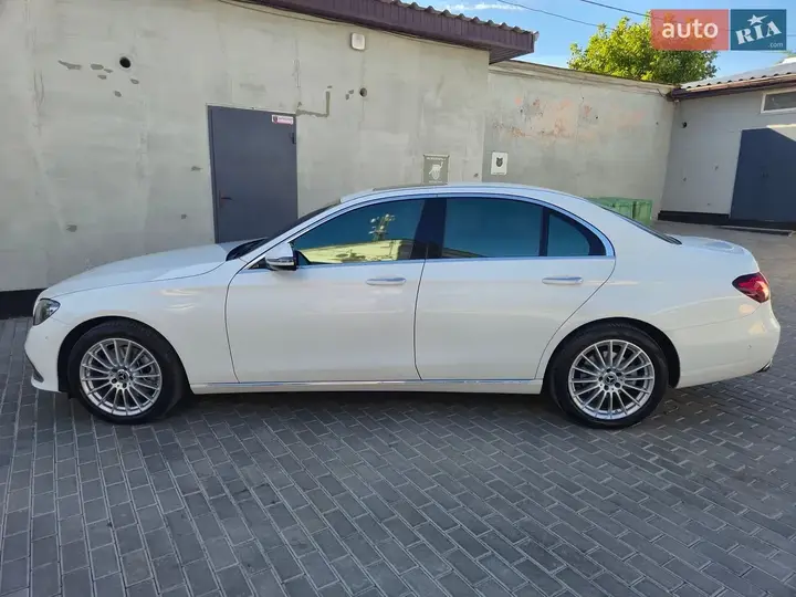 Mercedes-Benz E-Class 2020 photo 4