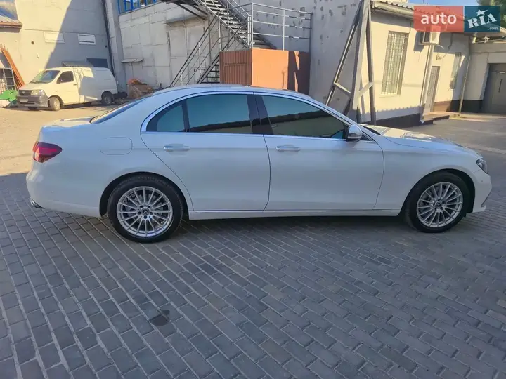 Mercedes-Benz E-Class 2020 photo 3