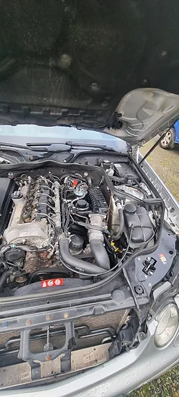 Mercedes-Benz E270 2004 photo 2