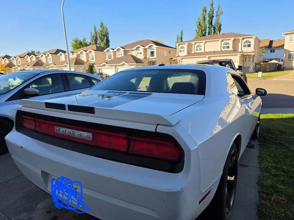 Dodge Challenger 2011 photo 2