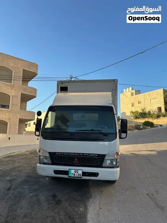 Mitsubishi Canter 2012 photo 2