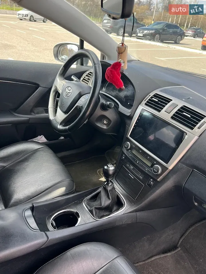Toyota Avensis 2010 photo 3