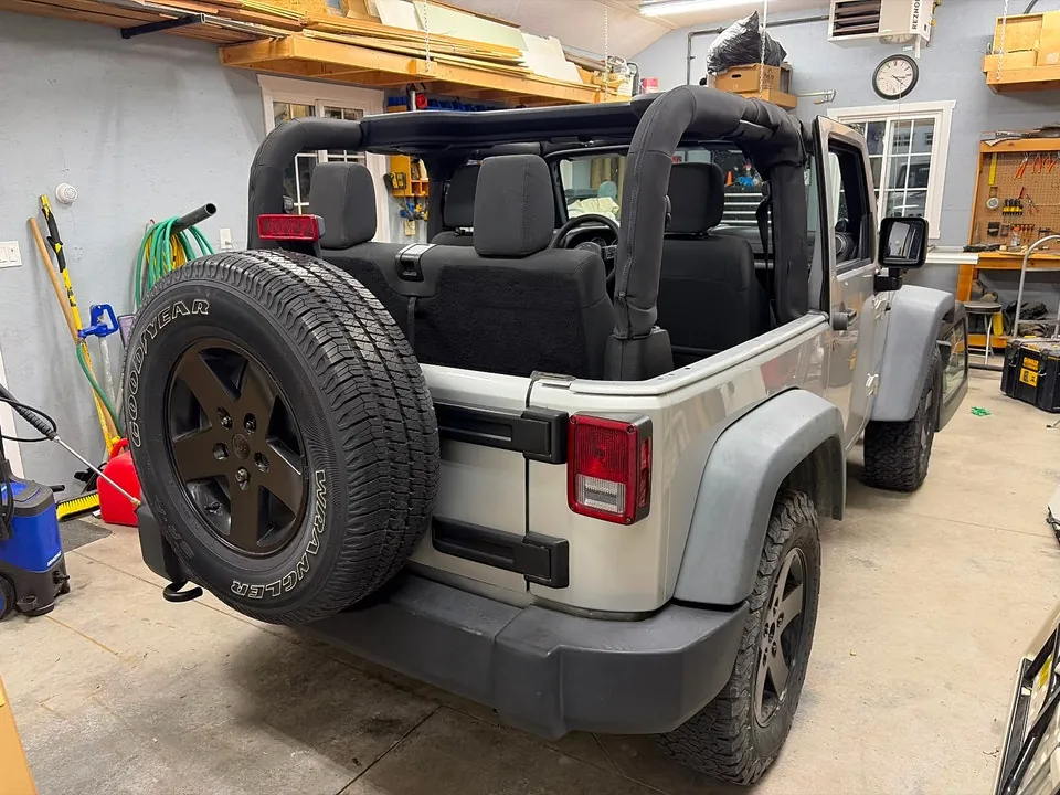 Jeep Wrangler 2011 photo 3