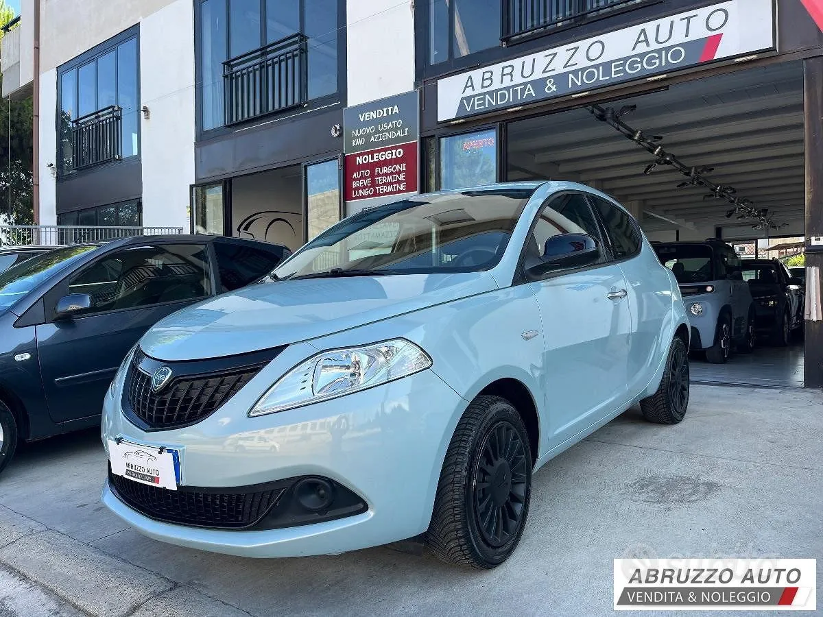 Lancia Ypsilon