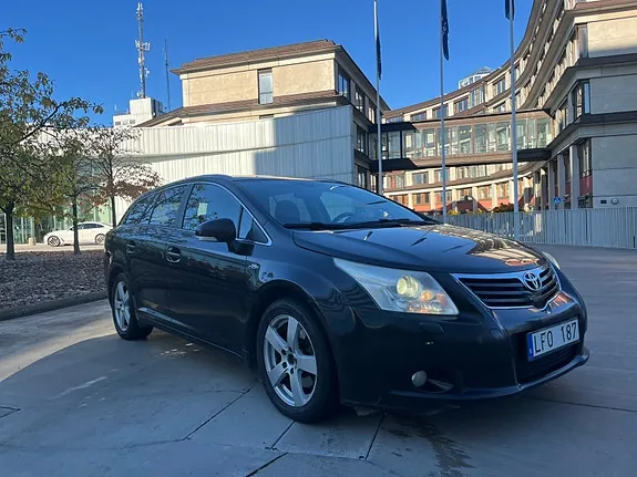 Toyota Avensis 2011 photo 4
