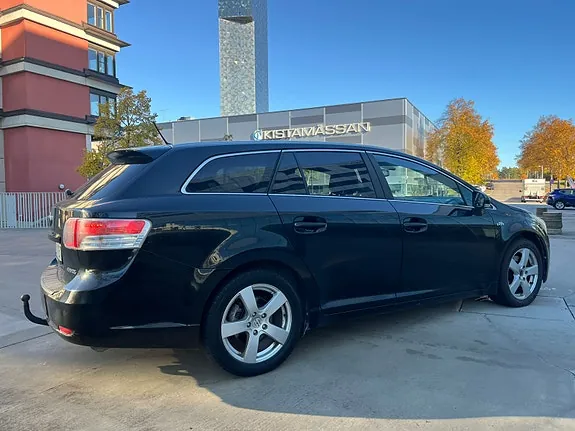 Toyota Avensis 2011 photo 3