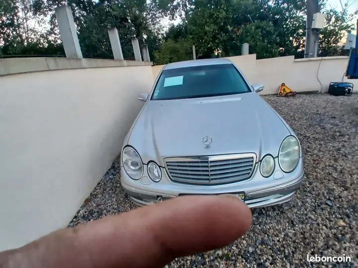Mercedes-Benz E-Class 2004 photo 3