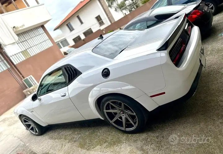 Dodge Challenger 2022 photo 4