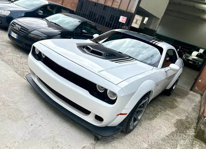 Dodge Challenger 2022 photo 2