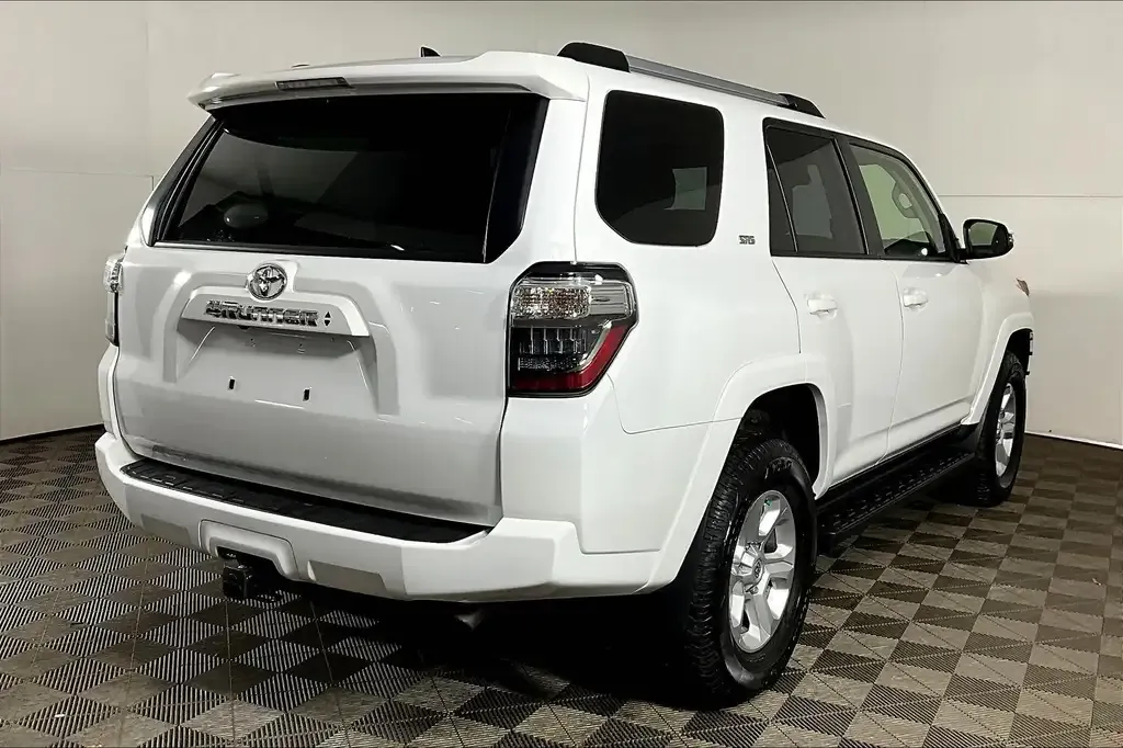 Toyota 4Runner 2023 photo 2
